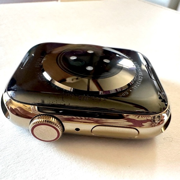 Apple iWatch Series 6 Gold Stainless Steel Case 44mm - Picture 11 of 15